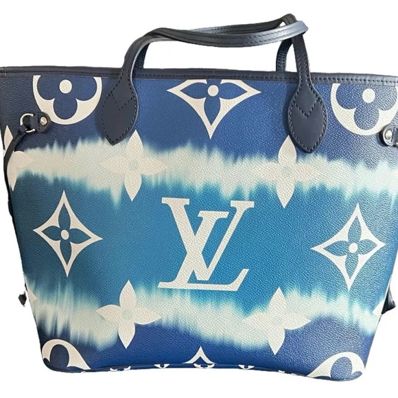 Louis Vuitton Handbags - Louis Vuitton Neverfull MM Blue Escale special edition